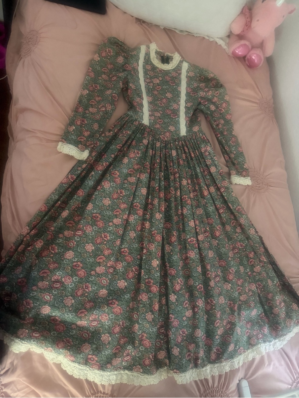 Girls' Floral Lace-Trim Long Sleeve Dress - Green with Pink Roses Pilgrimage